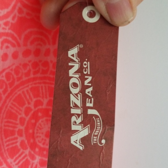 Cover up - Picture 3 of 4